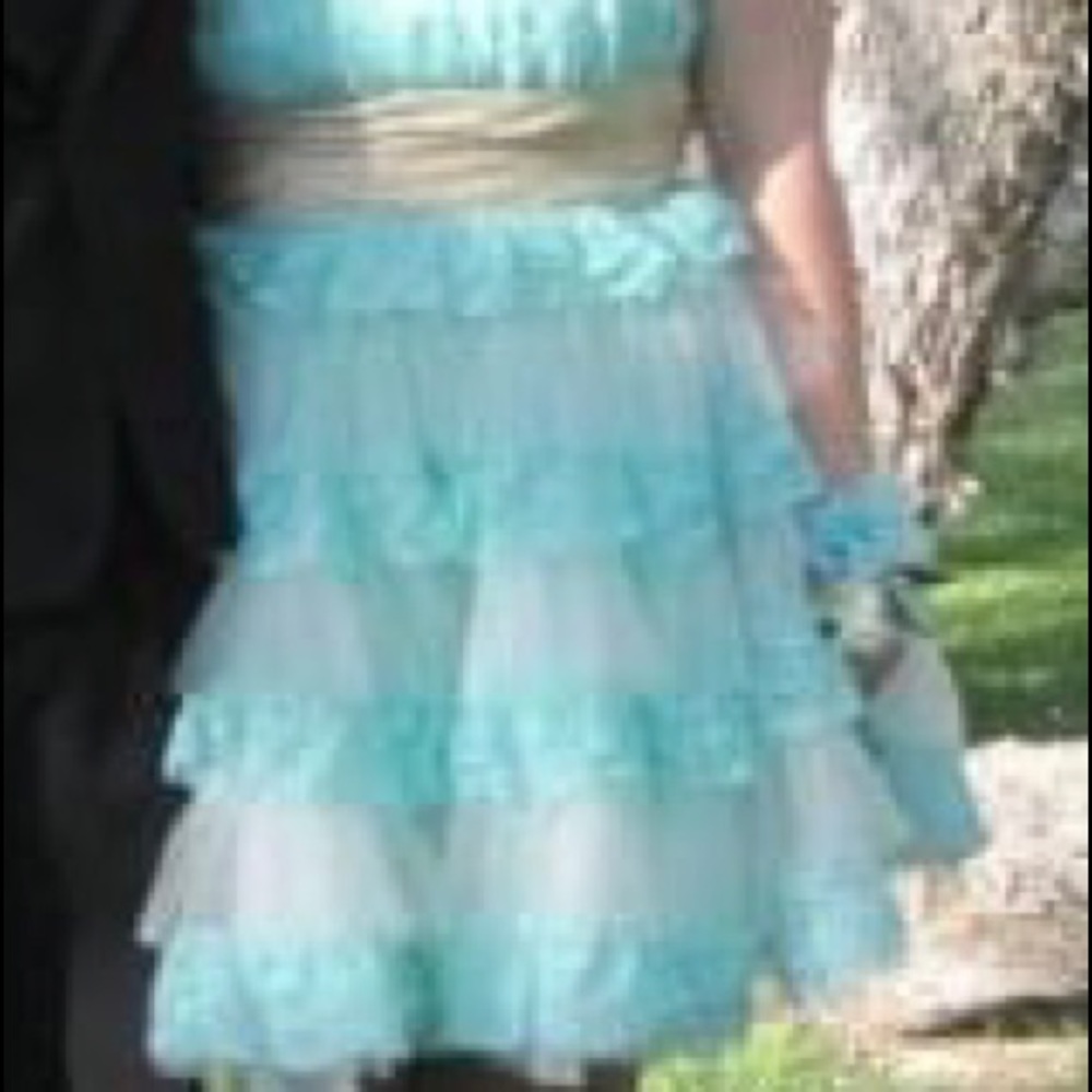 Beautiful Turquoise Betsey Johnson formal or prom dress.  Strapless